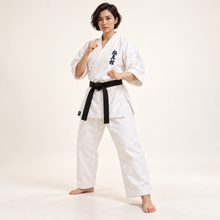Load image into Gallery viewer, KI-generierte Trageansicht: Garyu Kyokushin-Kan Vollkontakt-Karate-Gi